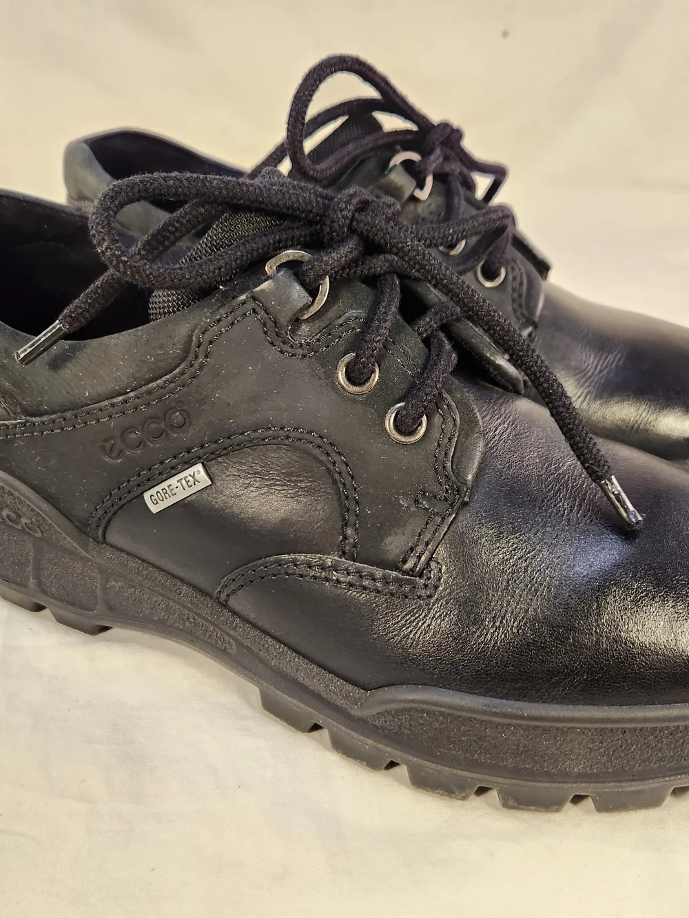 ECCO TRACK GORETEX MEN LACES SHOES BLACK COLOR SIZE  40/ 7